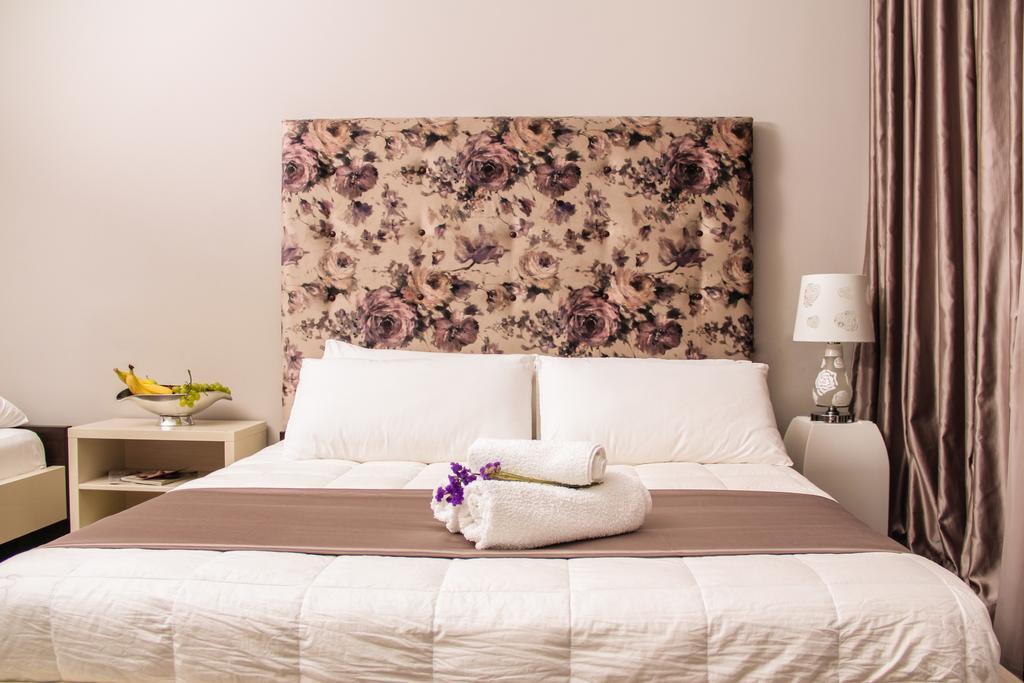 Vivar Hotel Tiranë Bilik gambar