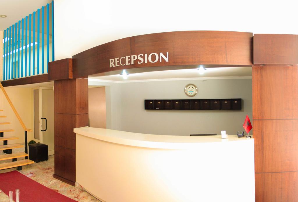Vivar Hotel Tiranë Luaran gambar