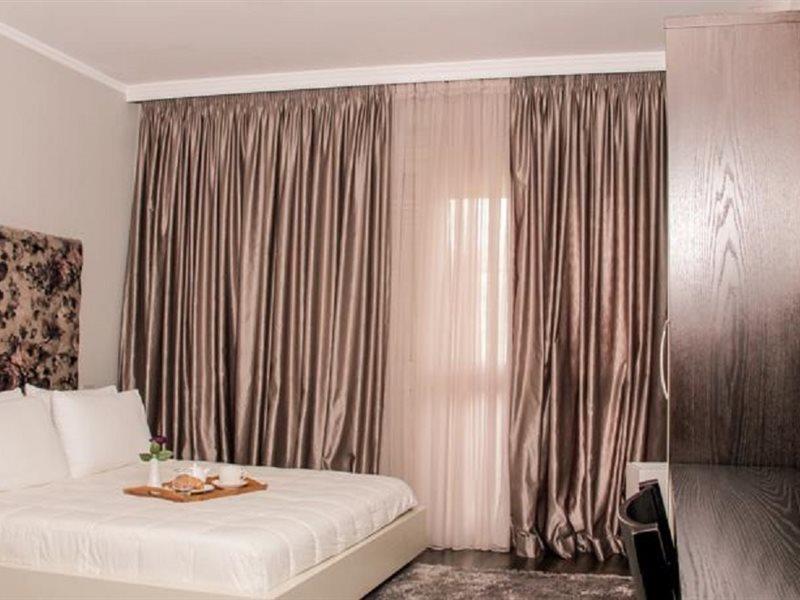 Vivar Hotel Tiranë Luaran gambar